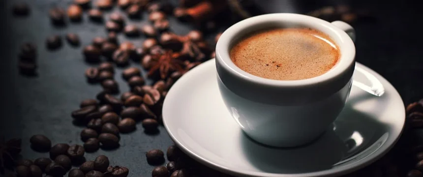 دقیقا چند فنجان قهوه در روز می توانیم بنوشیم؟